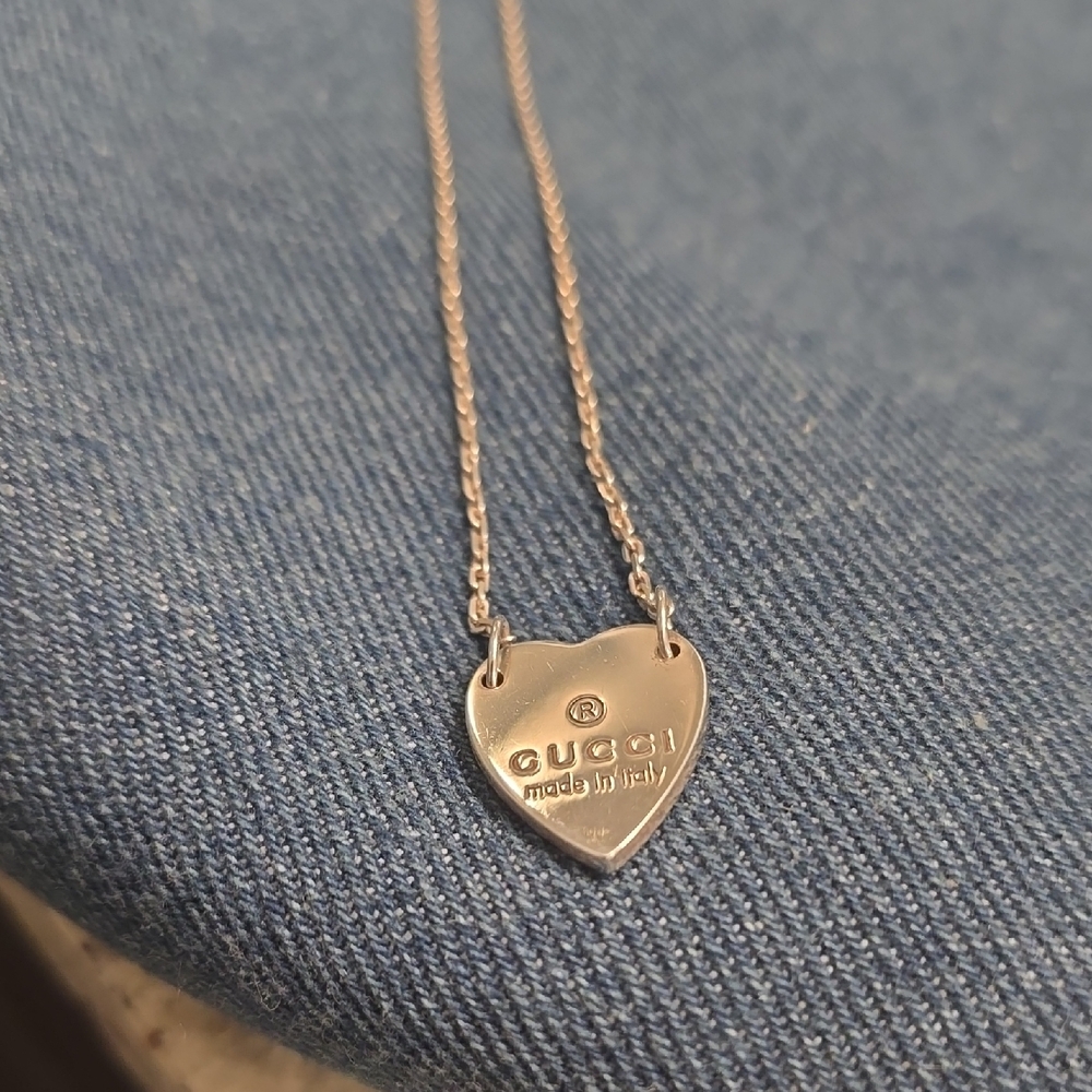 Gucci Silver Heart Necklace - Picture 3 of 7